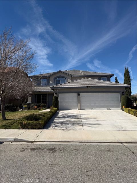 Photo of 15082 Quicksilver Drive, Victorville, CA 92394 (MLS # HD26094262)
