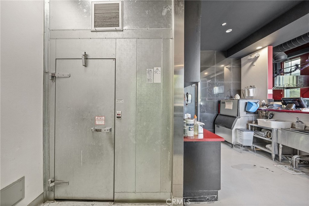 1088 S Baldwin Avenue