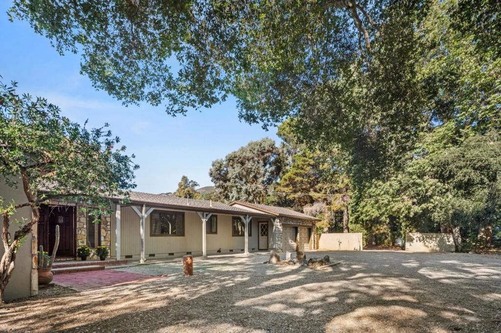 Photo of 59 Boronda Road Rd, Carmel Valley, CA 93924 (MLS # ML82024673)