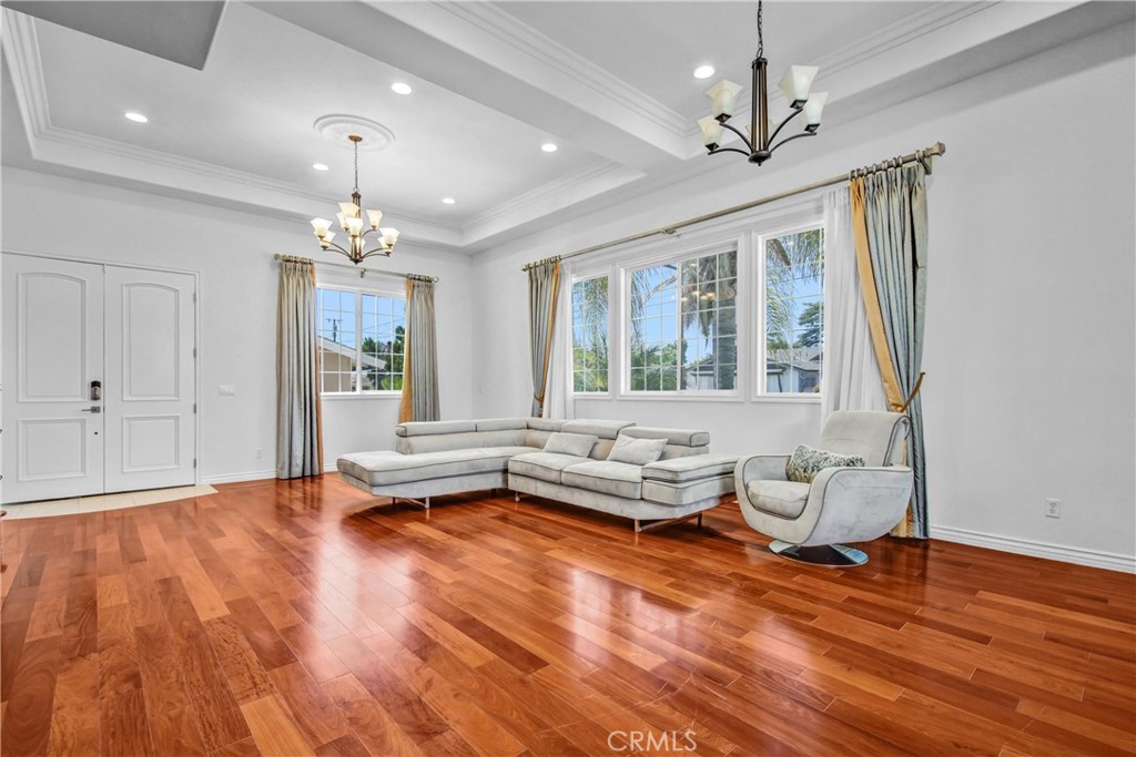 4902 Willmonte
