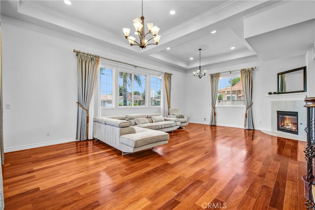 4902 Willmonte