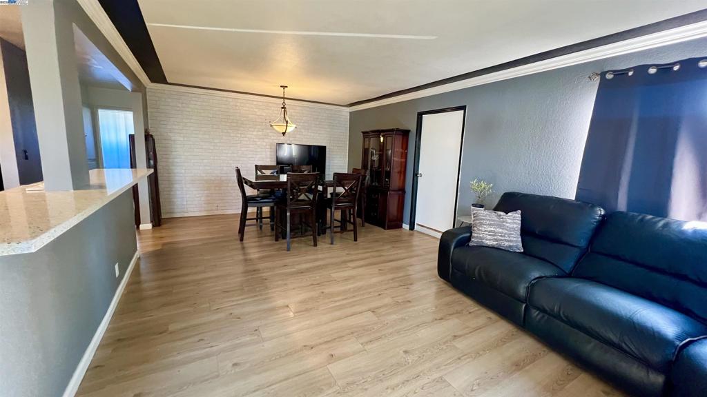 WASHINGTON MANOR - Residential