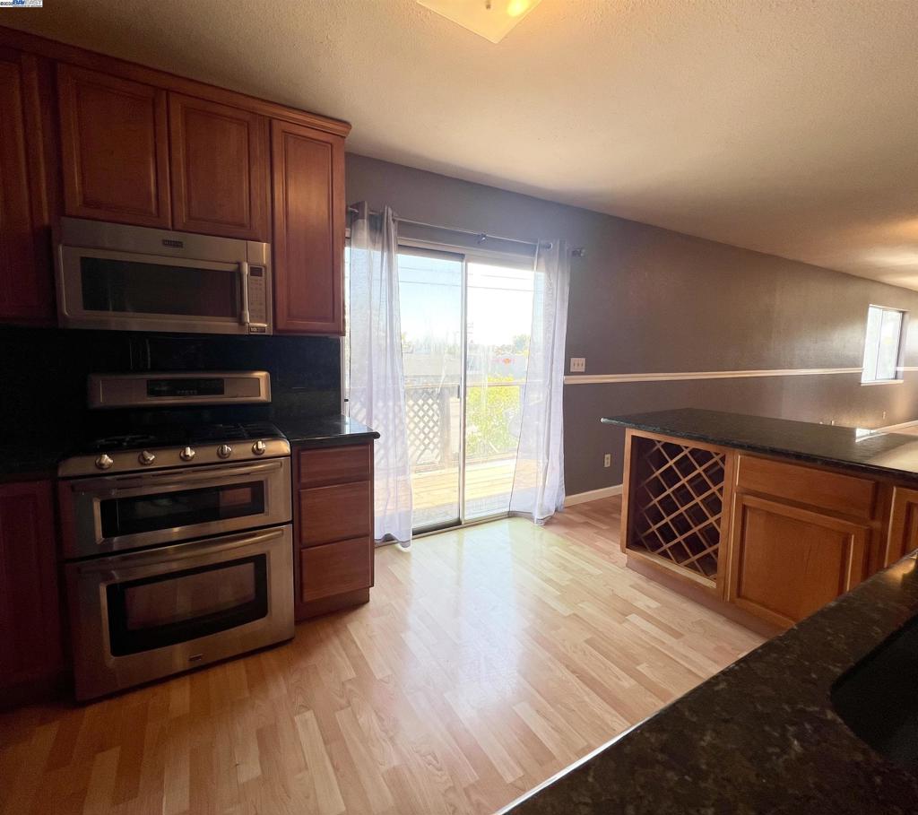 WASHINGTON MANOR - Residential