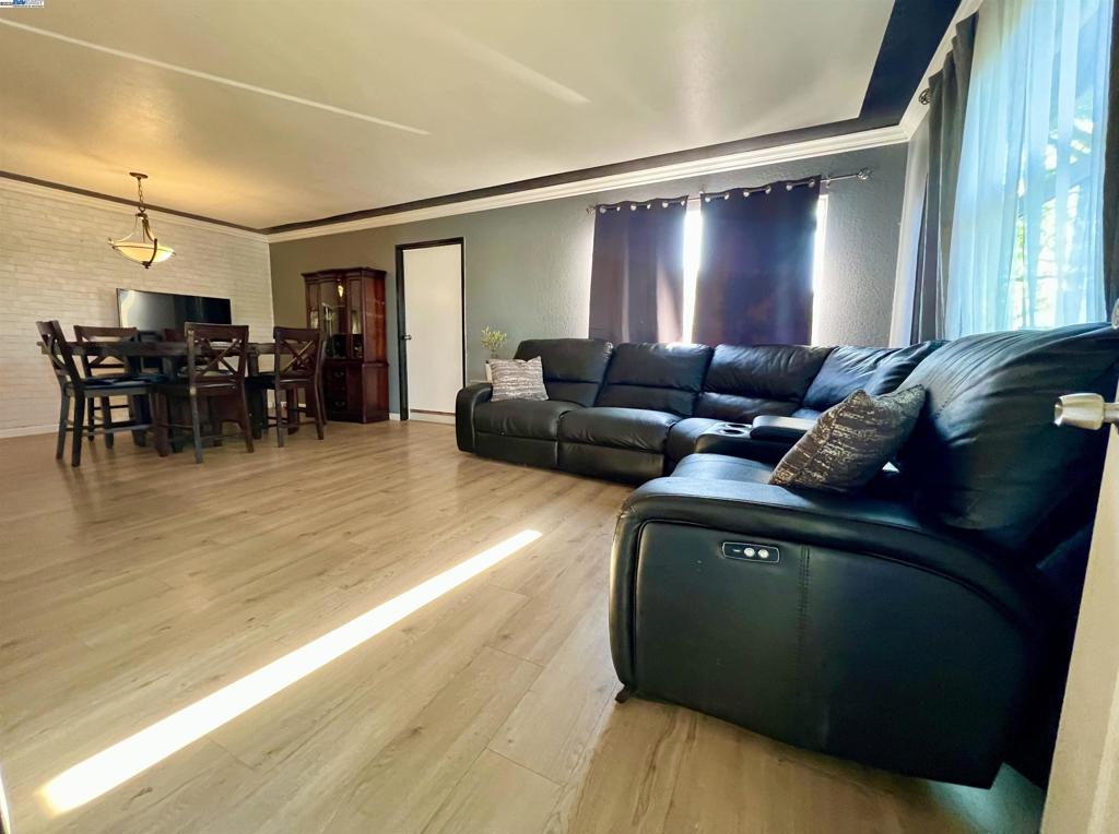 WASHINGTON MANOR - Residential