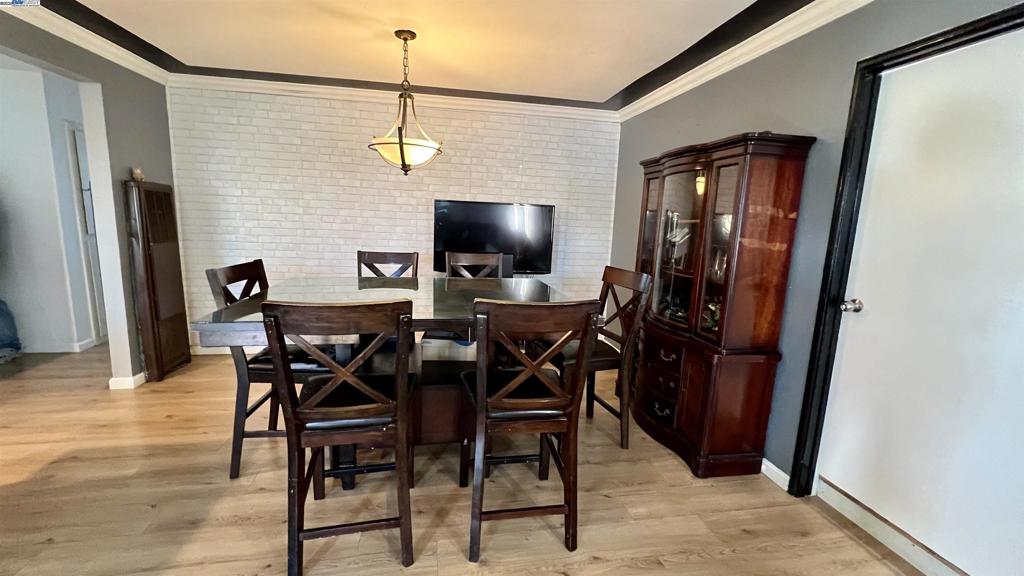 WASHINGTON MANOR - Residential