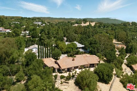 Photo of 24926 Jim Bridger Road, Hidden Hills, CA 91302 (MLS # 26673693)