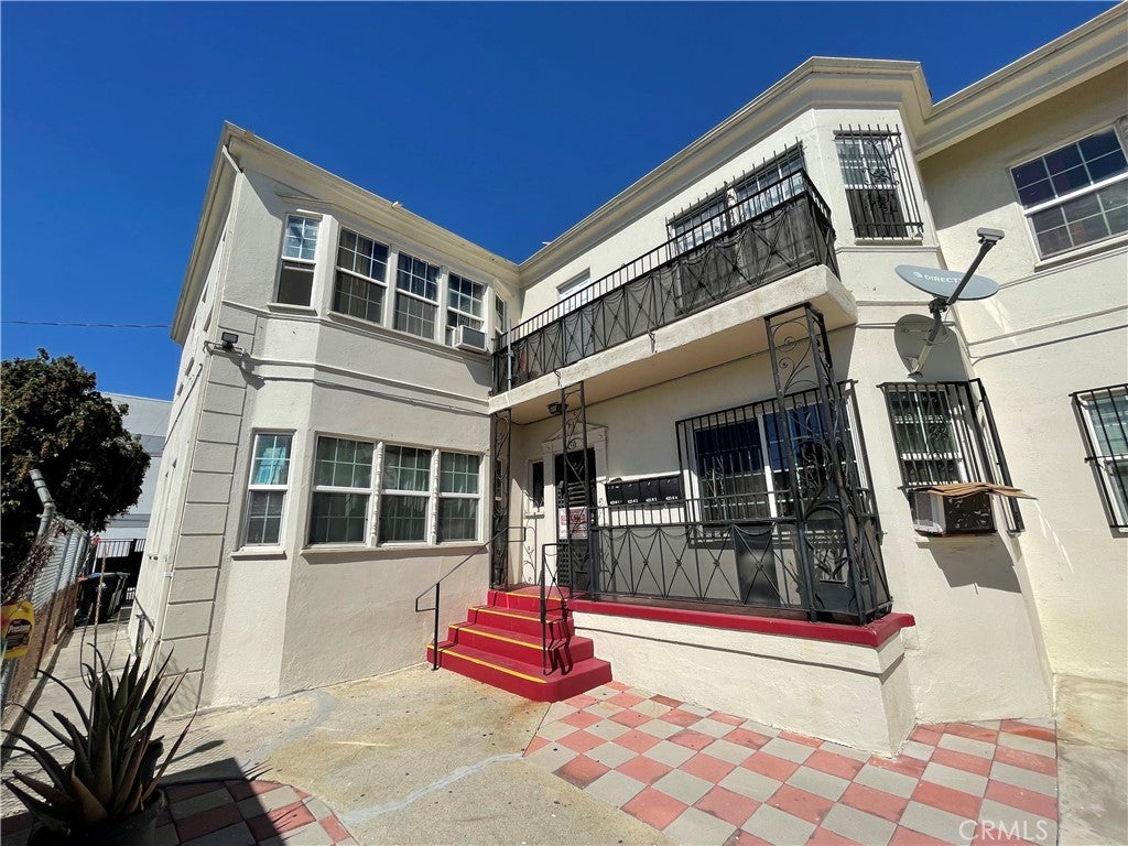 421 N Mott