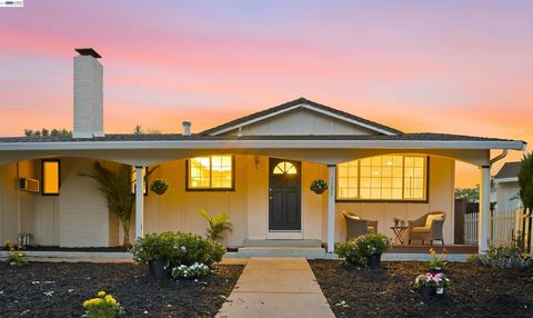 Photo of 6235 Roslin Ct Ct, Pleasanton, CA 94588 (MLS # 41132638)
