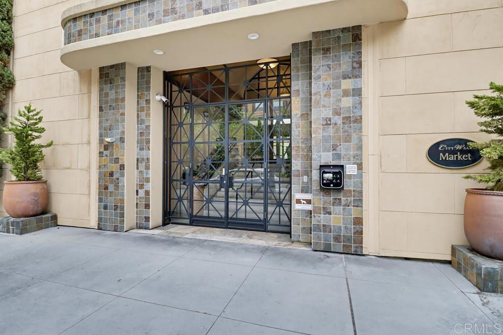 301 W G St 321
