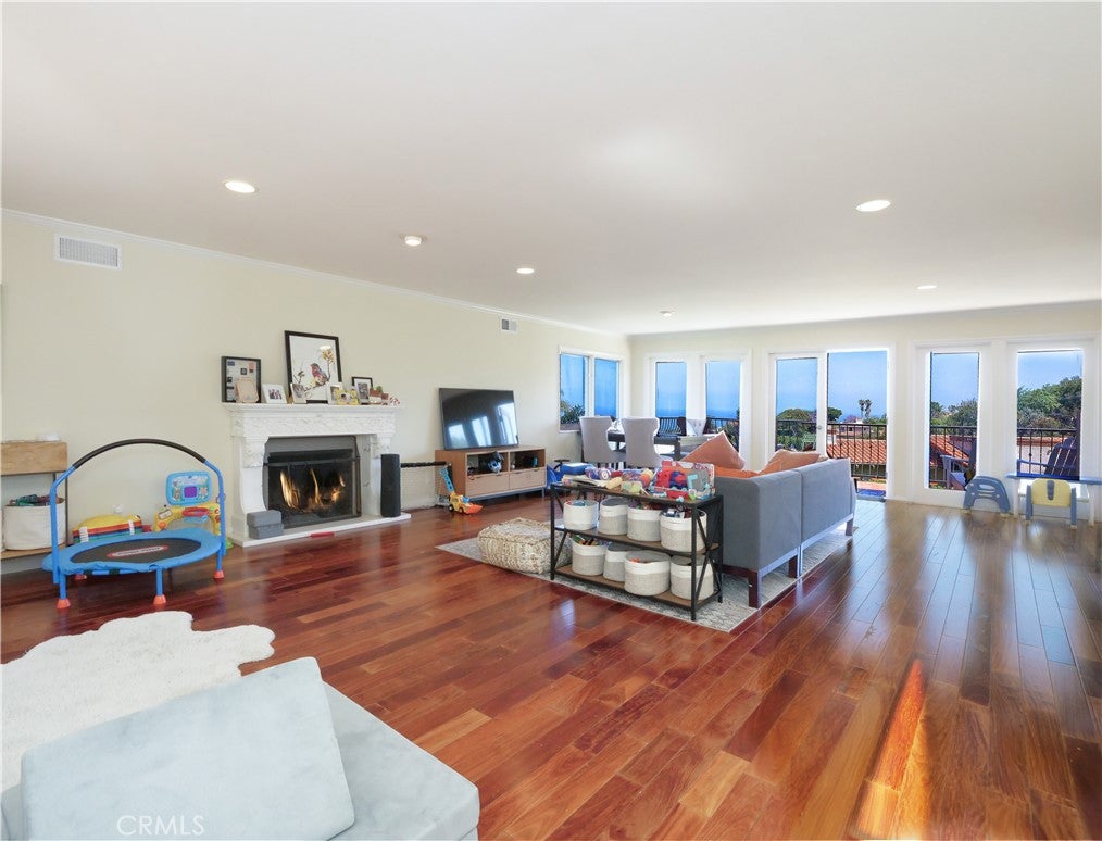 345 Palos Verdes Drive W
