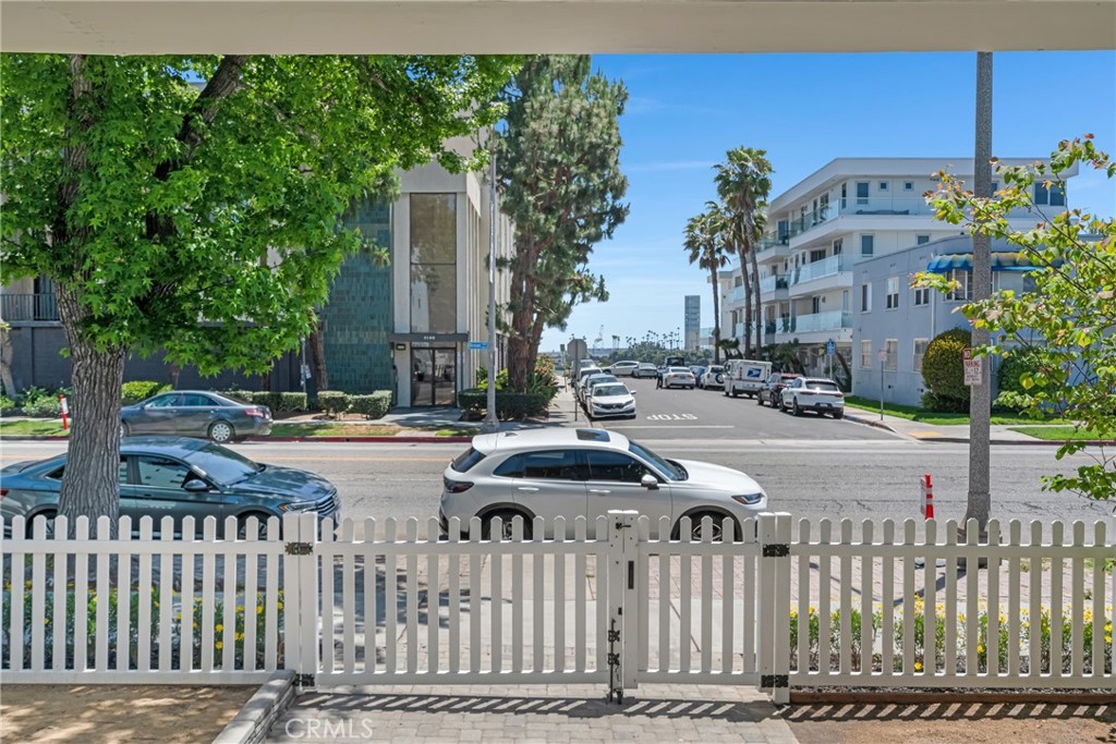 1123 E Ocean Blvd