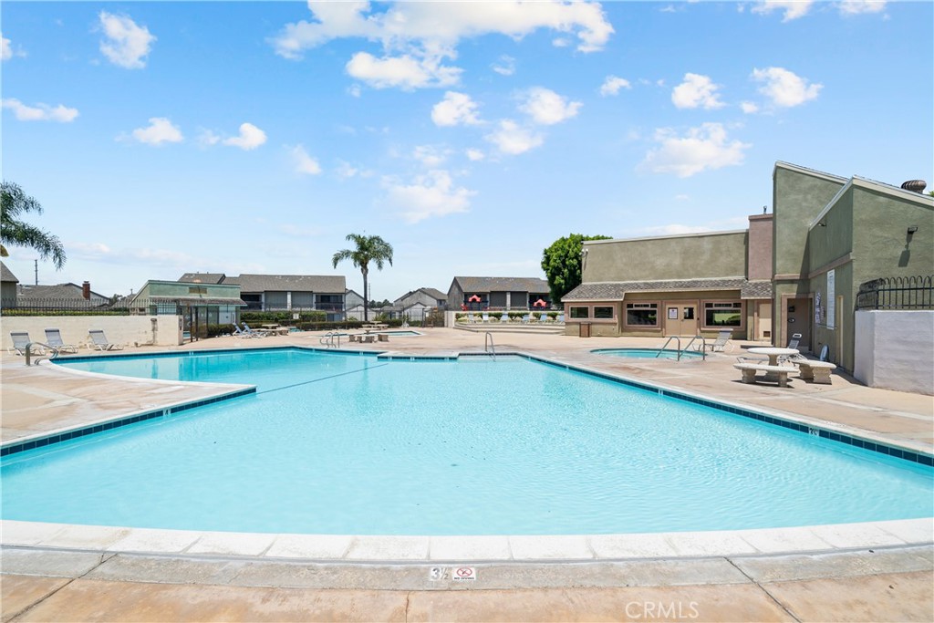 1318 S Walnut Street 2607
