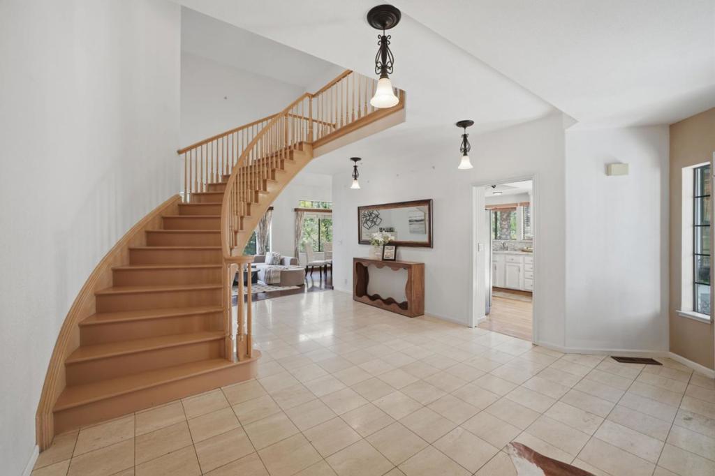 4439 Esta Lane