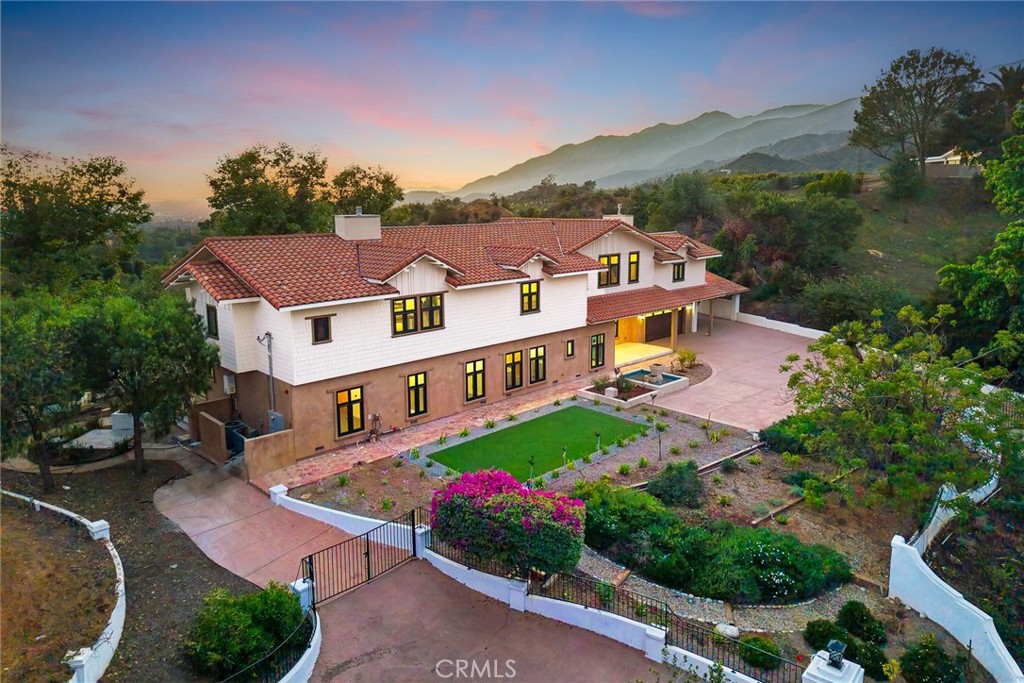 255 El Cielo Lane
