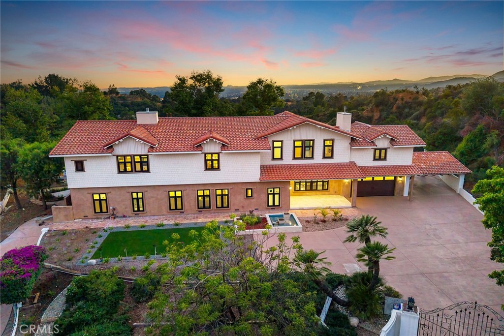 255 El Cielo Lane