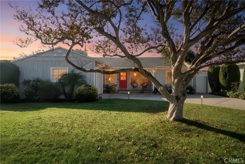 Photo of 12420 Killion Street, Valley Village, CA 91607 (MLS # SR25254808)