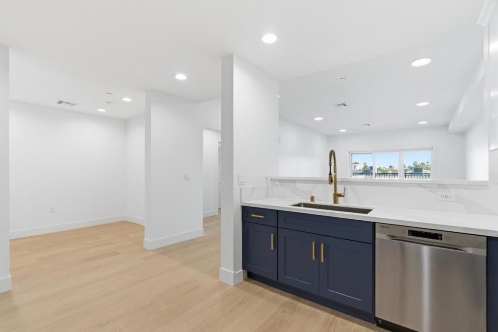 560 El Camino Real 207