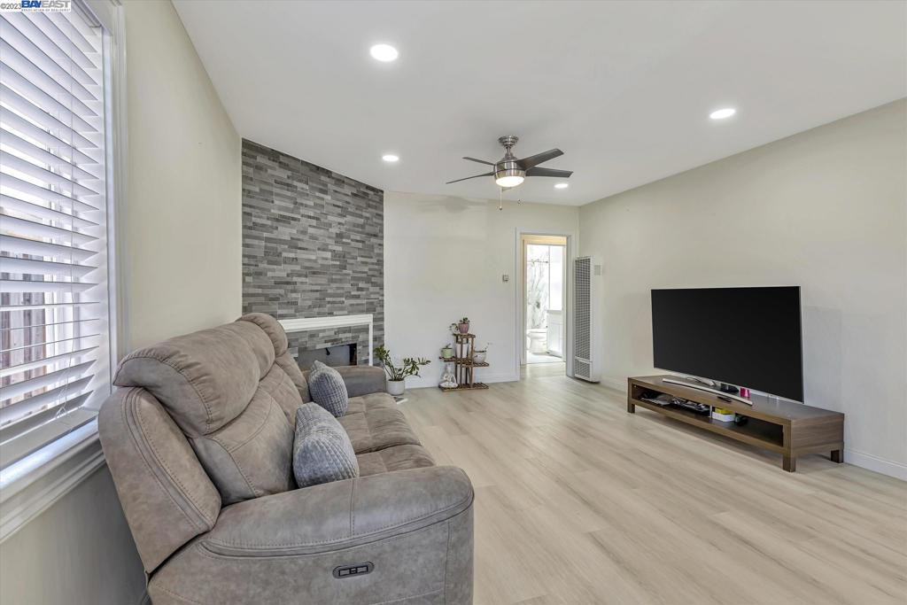 FAIRWAY - Residential