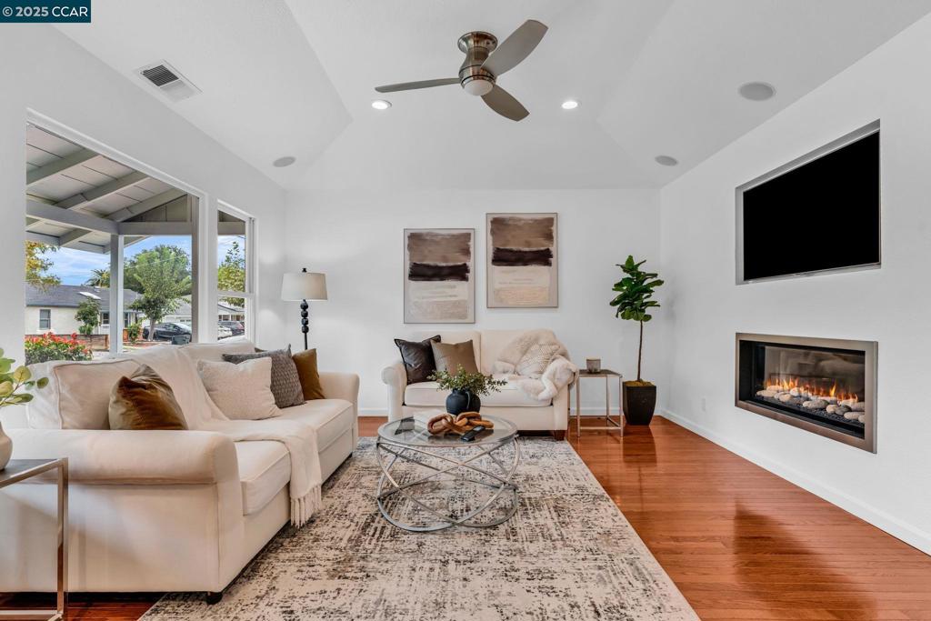 PLEASANT HEIGHTS - Residential