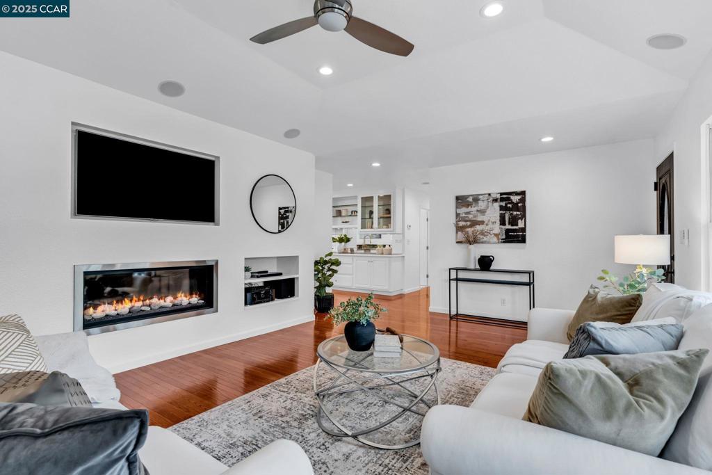 PLEASANT HEIGHTS - Residential