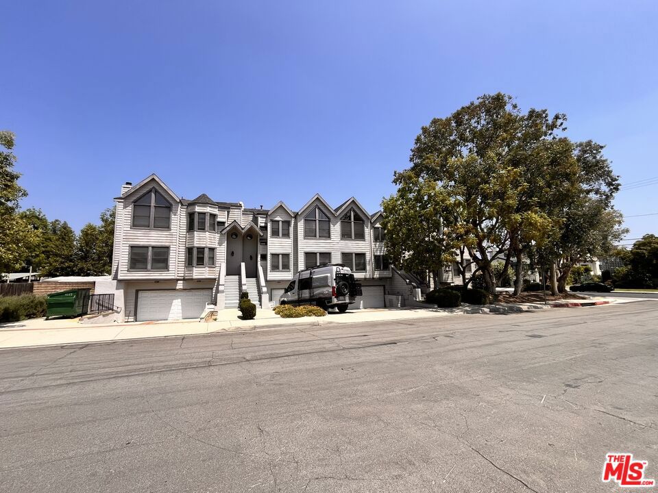 1033 La Cadena Ave 1,2,3,4