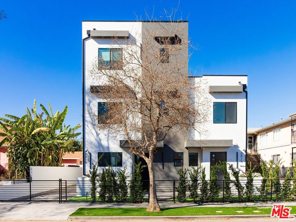 ***NOTE: THIS HOUSE IS AVAILABLE FOR SHOWINGS AND LEASE NOW***BRAND NEW CONSTRUCTION. Your perfect L.A. getaway starts here! This spacious and modern 3-bedroom, 3-bathroom home offers everything you need for comfortable living. Enjoy the convenience of air conditioning, heating, an in-unit washing machine, and a dryer. With three full bathrooms, this home is ideal for a group stay, providing plenty of space and privacy. Located in a prime Los Angeles neighborhood, you'll be just moments away from the city's top attractions, dining, and entertainment. Please note: This home is unfurnished, giving you the freedom to design it to your style.
