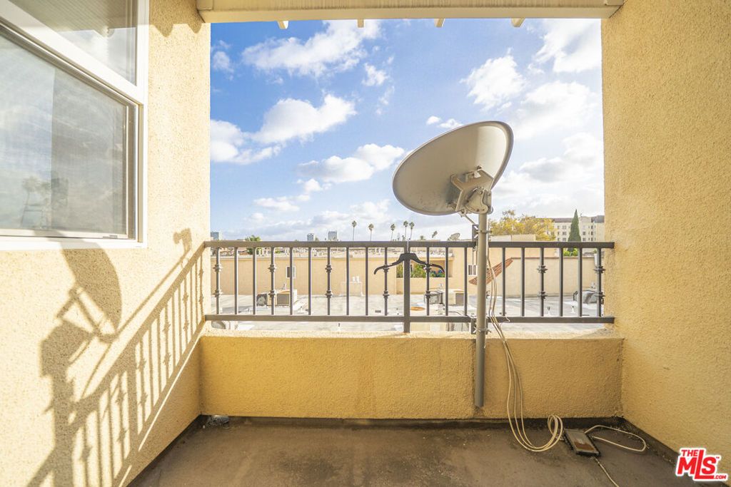 Photo of 4568 W 1ST Street #308, Los Angeles, CA 90004 (MLS # 25606161)