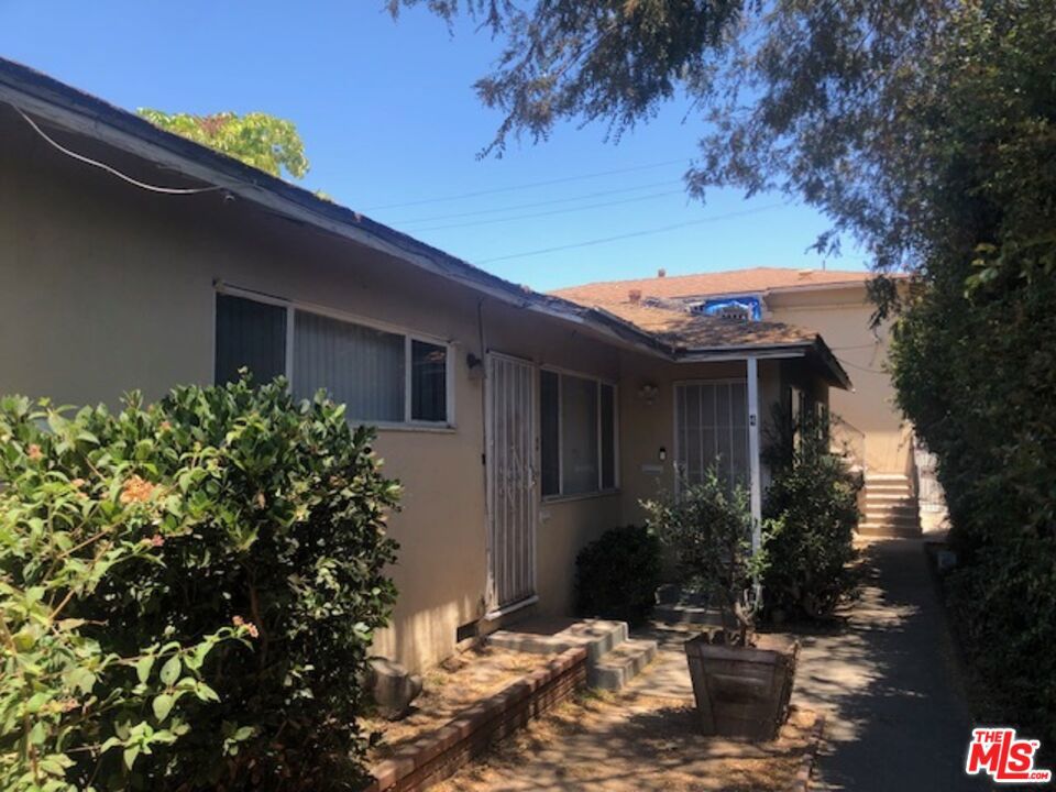 718 S Flower Street