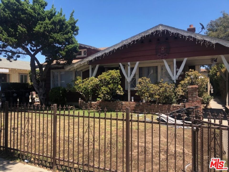 718 S Flower Street