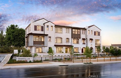 Photo of 106 Sorrel Court, Burbank, CA 91506 (MLS # IV26118433)