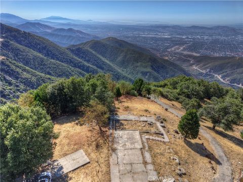 Photo of 1180 Saturn Way Way, Crestline, CA 92325 (MLS # IG25220451)