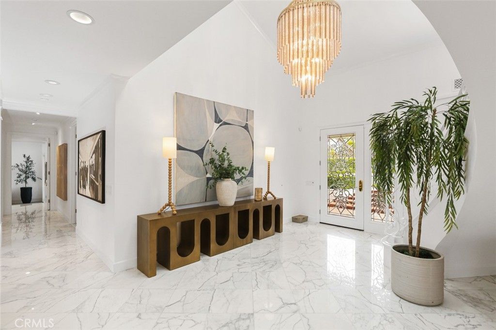 Photo of 21 Lochmoor Ln, Newport Beach, CA 92660 (MLS # OC26033636)