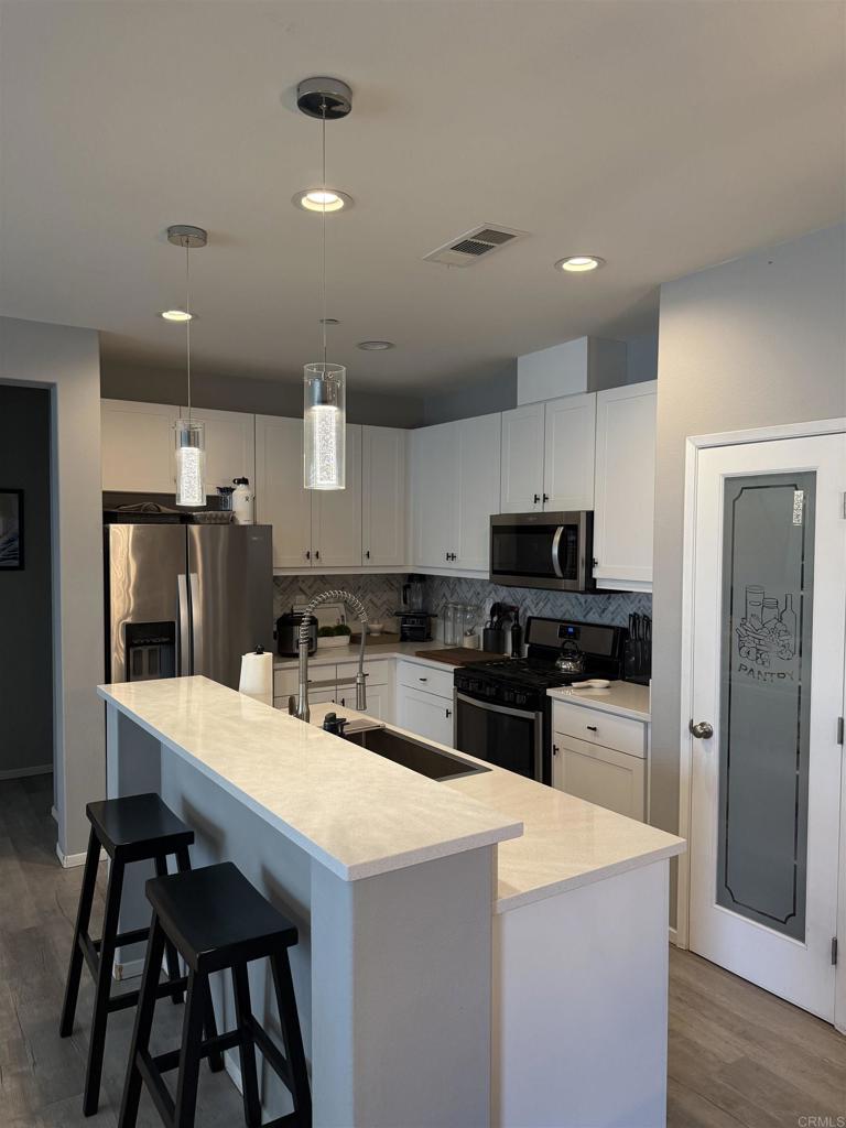 Beautiful 2bedroom, 2bath townhome available for lease in the highly desirable Otay Ranch community! This spacious end-unit features an open-concept layout with plenty of natural light, modern laminate flooring, and a private patio. The kitchen boasts granite countertops, stainless steel appliances, and ample cabinet space perfect for everyday living and entertaining. Just minutes from Otay Ranch Town Center, restaurants, walking trails, and major freeways. Move-in ready and pet-friendly. schedule your tour today!