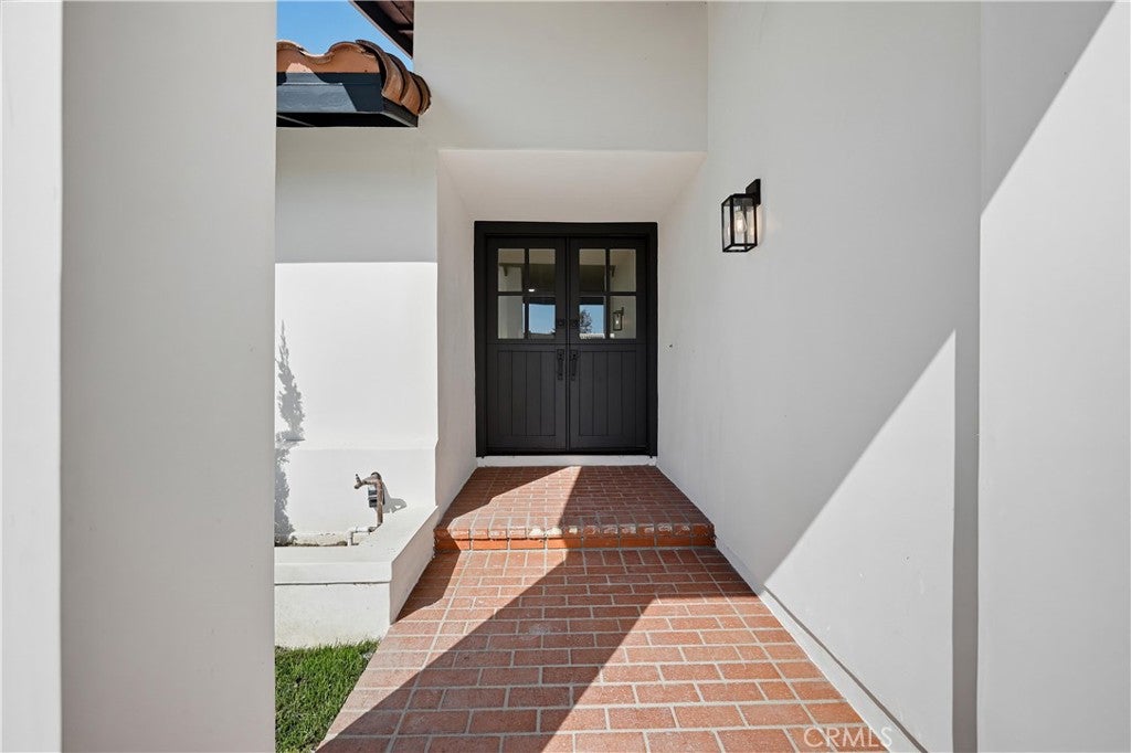 9921 Garrett Circle