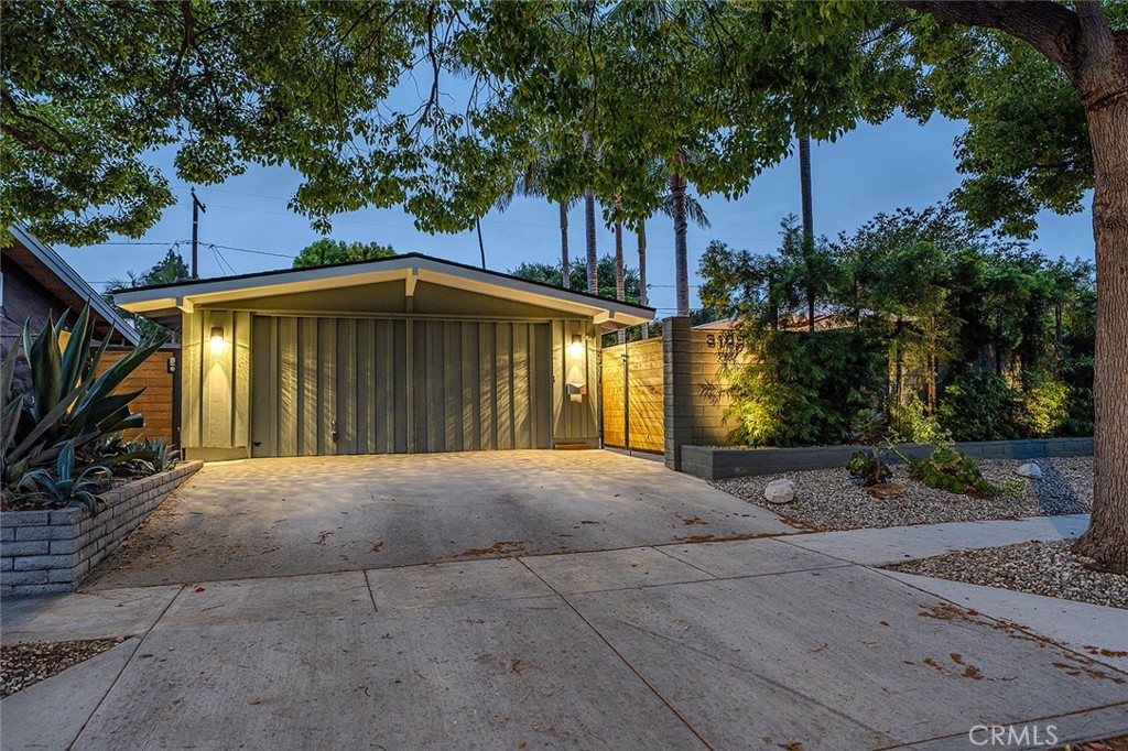3109 Pattiz Avenue