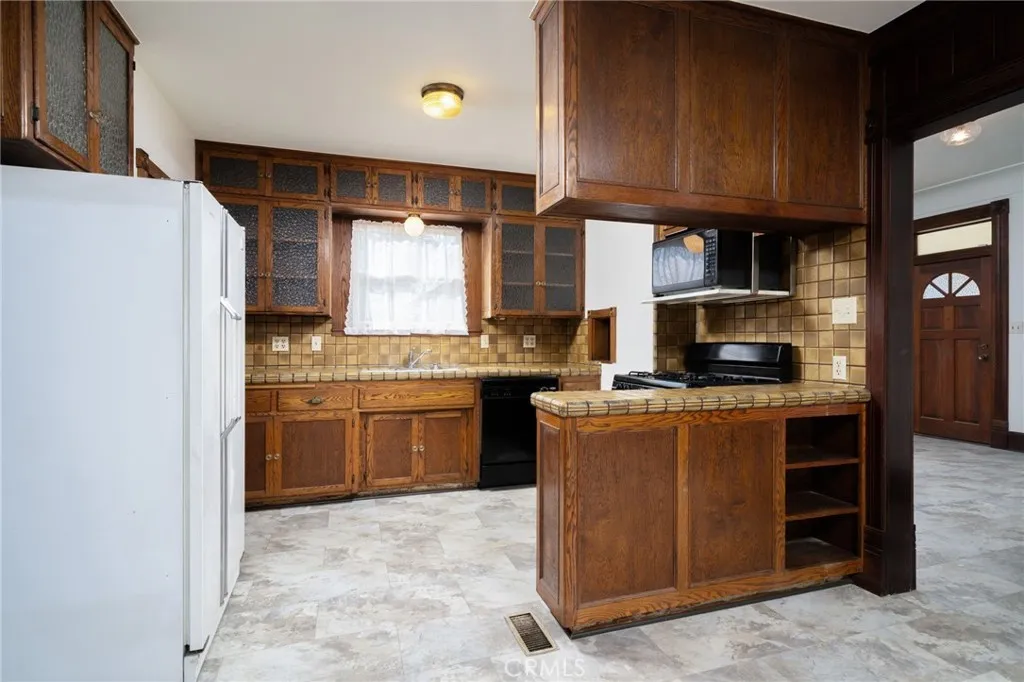 Highland, California 92346, United States, 4 Bedrooms Bedrooms, ,2 BathroomsBathrooms,Residential,Active,226858