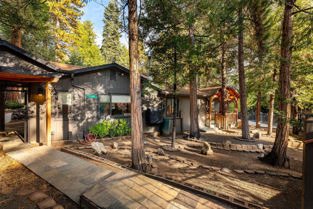25255 Nestwa Trail