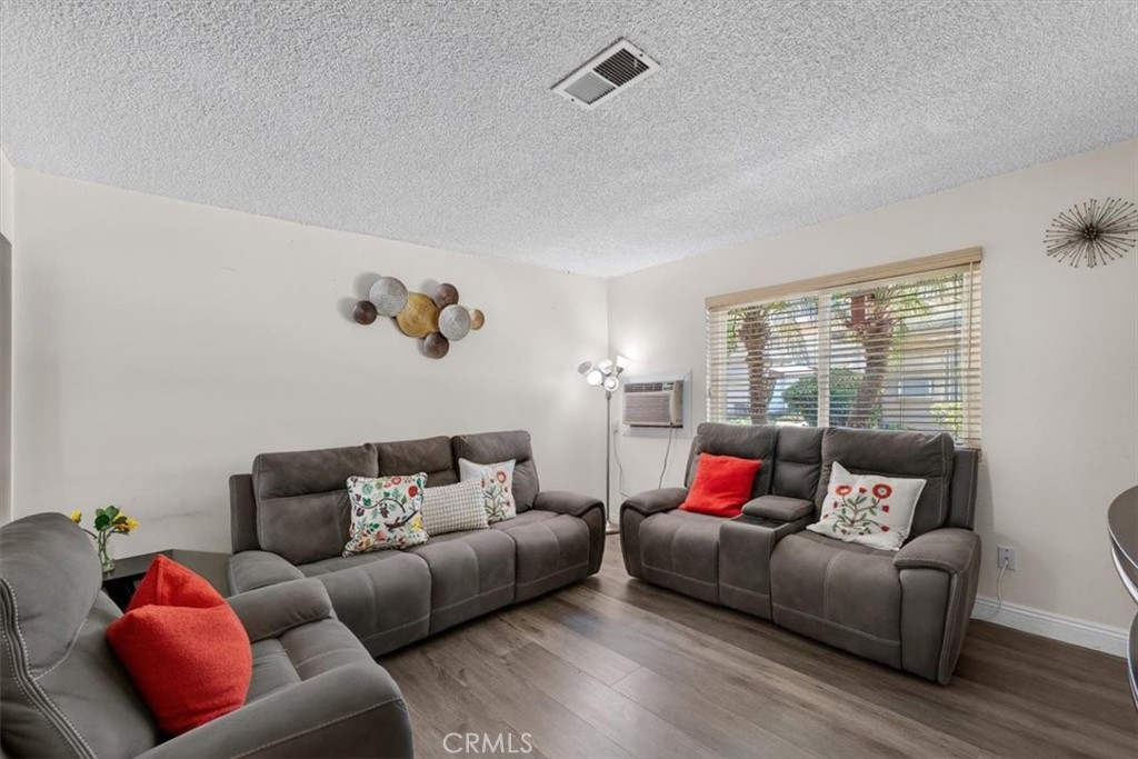 8788 Valley View C
