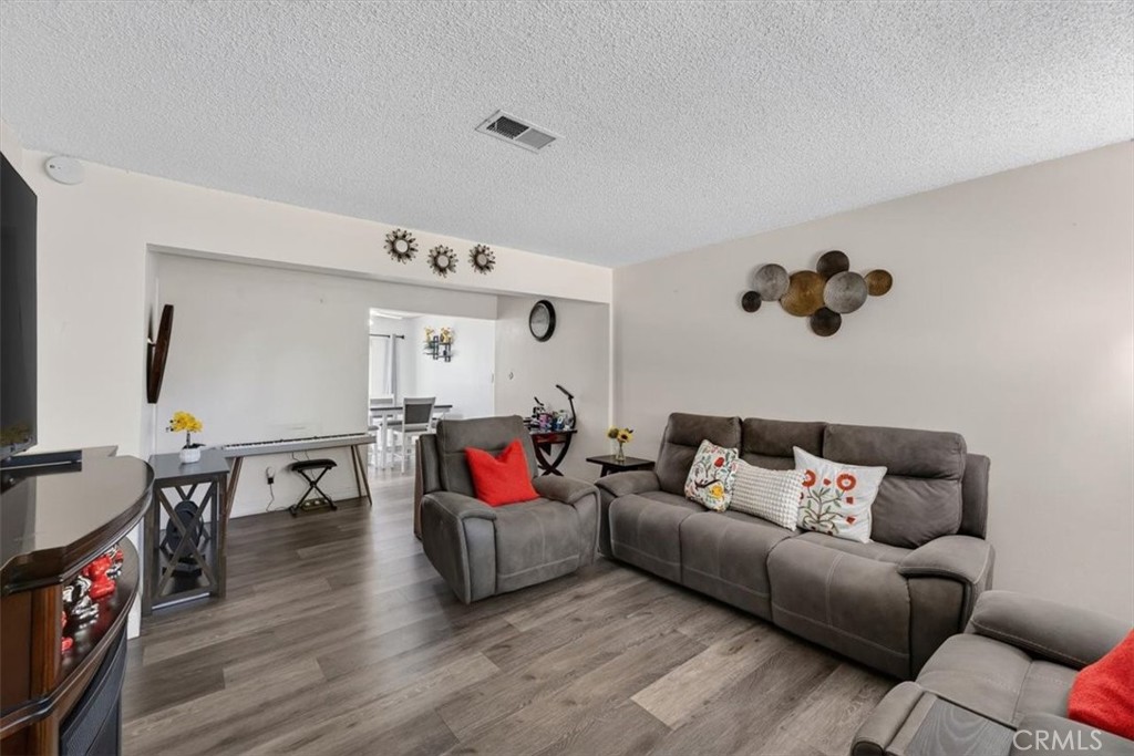 8788 Valley View C