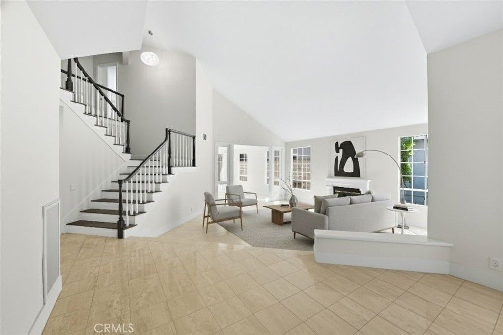 Photo of 11624 Blossomwood Court, Moorpark, CA 93021 (MLS # SR25226372)