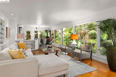 Photo of 10 Burdeck Ct Ct, Oakland, CA 94602 (MLS # 41130769)