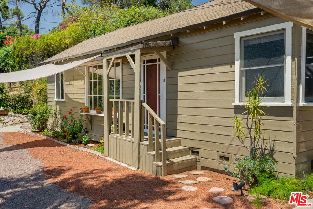 3104 Roderick Place