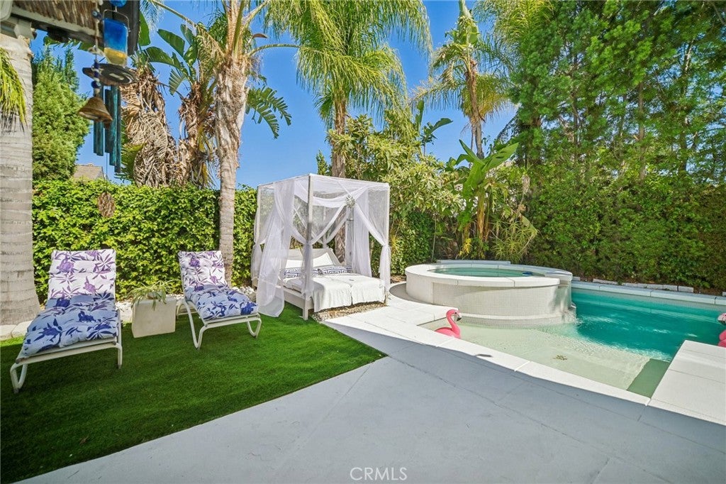 Photo of 18219 Erwin Street, Tarzana, CA 91335 (MLS # PF26219311)