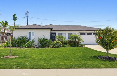 Photo of 6102 Glacier DR, Westminster, CA 92683 (MLS # OC26125802)