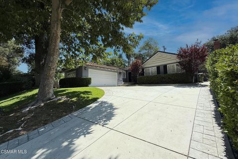 Photo of 4748 Conejo Avenue, Woodland Hills, CA 91364 (MLS # 225004305)