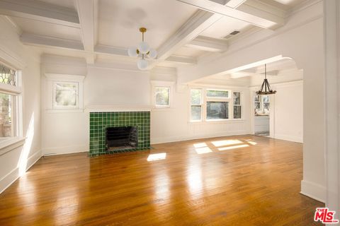Photo of 2332 W 31st Street, Los Angeles, CA 90018 (MLS # 26679115)