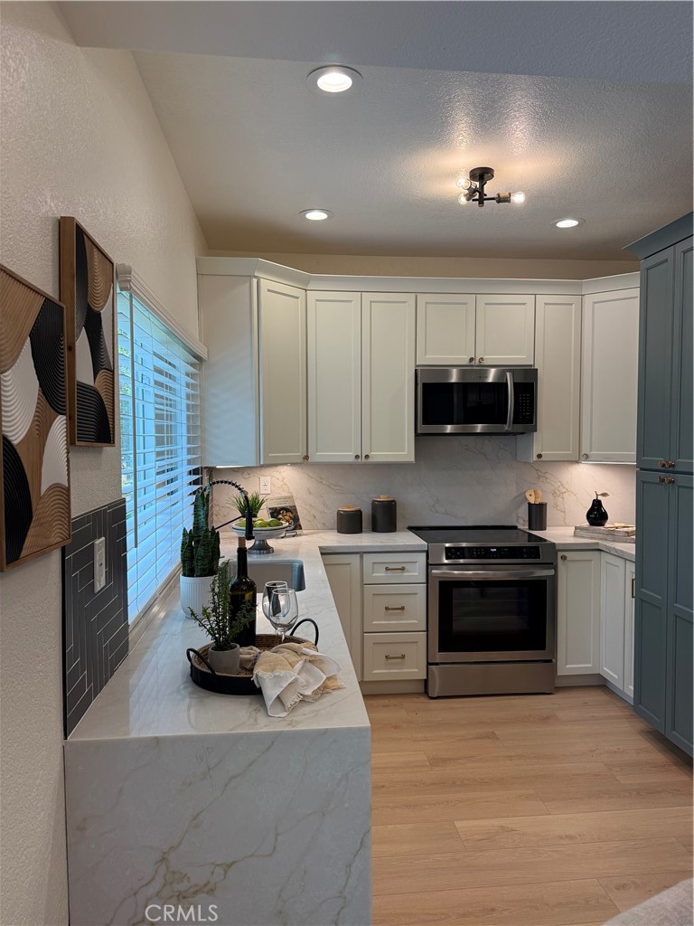 13 Silvertide Drive