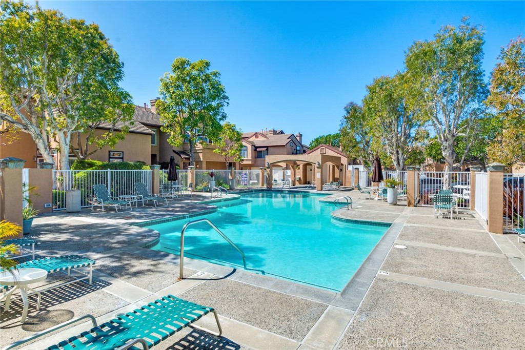 13 Silvertide Drive