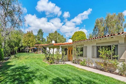 Photo of 16646 Orilla Dr Dr, San Diego, CA 92128 (MLS # 260006029SD)