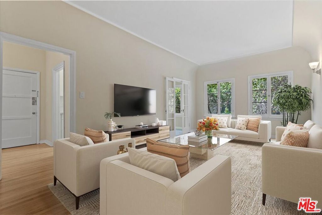 Photo of 6217 Orange Street #4, Los Angeles, CA 90048 (MLS # 26659335)